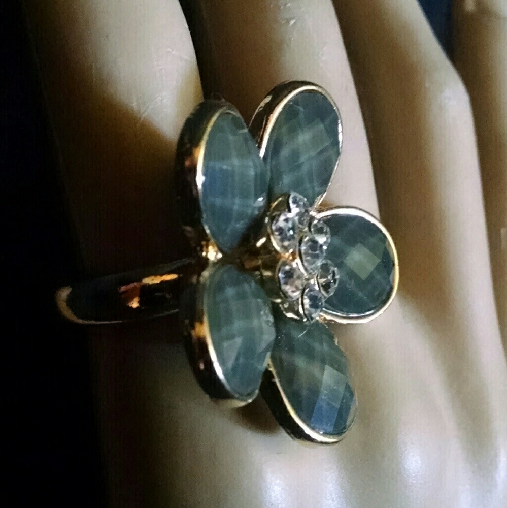 Beautiful Rhinestone Flower Ring - image 1